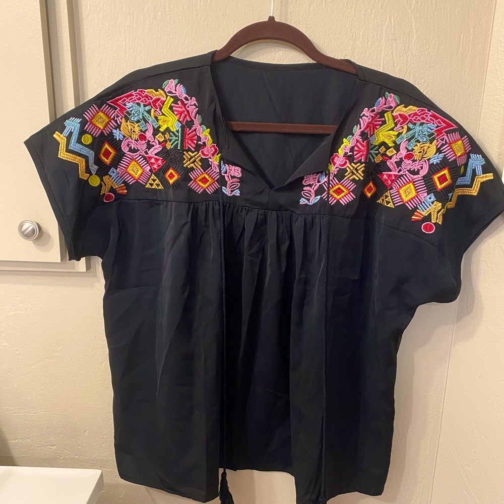 Embroidered XXL black top. Boho! NWOT.